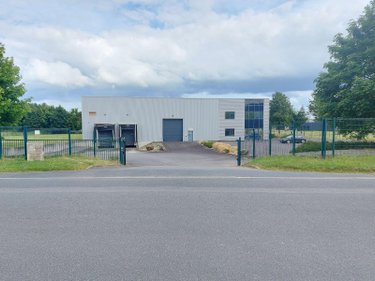 Fonds et murs commerciaux a vendre Tinténiac 35190 Ille-et-Vilaine  1268000 euros