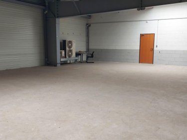 Fonds et murs commerciaux a vendre Tinténiac 35190 Ille-et-Vilaine  1268000 euros