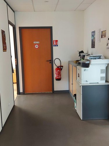 Fonds et murs commerciaux a vendre Tinténiac 35190 Ille-et-Vilaine  1268000 euros