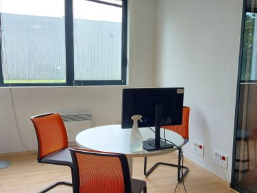 Fonds et murs commerciaux a vendre Tinténiac 35190 Ille-et-Vilaine  1268000 euros