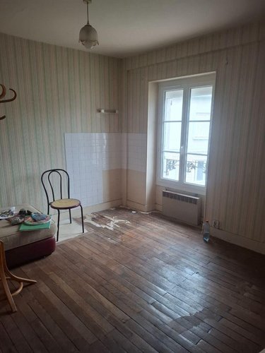 Fonds et murs commerciaux a vendre Henrichemont 18250 Cher 145 m2  158250 euros