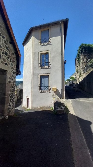 Maison a vendre Murat 15300 Cantal 73 m2  90400 euros