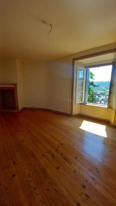 Maison a vendre Murat 15300 Cantal 73 m2  90400 euros