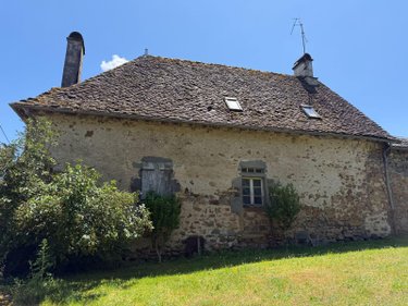 Maison a vendre Chalvignac 15200 Cantal 6 pièces 68900 euros