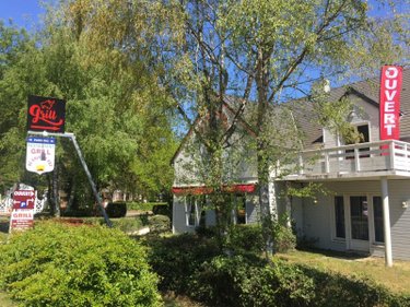 Fonds et murs commerciaux a vendre Salbris 41300 Loir-et-Cher 300 m2  368900 euros