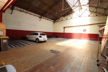 Garage et parking a vendre Armentières 59280 Nord 220 m2  322400 euros
