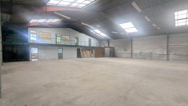 Fonds et murs commerciaux a vendre Questembert 56230 Morbihan  320000 euros