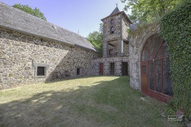 propriete a vendre Raulhac 15800 Cantal 782 m2 23 pièces 860000 euros
