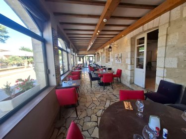Fonds et murs commerciaux a vendre Beynac-et-Cazenac 24220 Dordogne  580000 euros