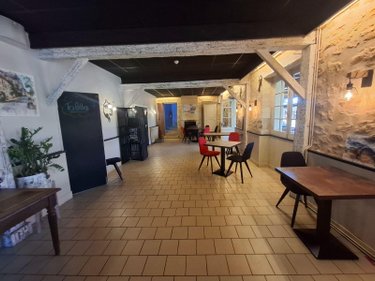 Fonds et murs commerciaux a vendre Beynac-et-Cazenac 24220 Dordogne  580000 euros