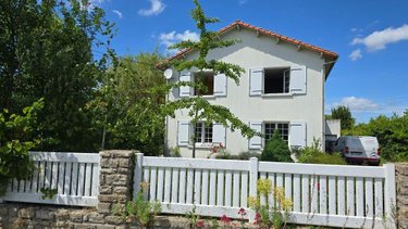 Maison a vendre Lezay 79120 Deux-Sèvres 162 m2 7 pièces 126700 euros
