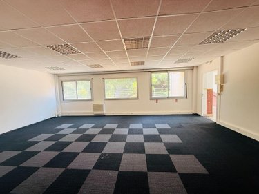 Immeuble a vendre Marseille 16e Arrondissement 13016 Bouches-du-Rhône 1300 m2  1100000 euros