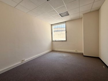 Fonds et murs commerciaux a vendre Marseille 16e Arrondissement 13016 Bouches-du-Rhône 1300 m2  1100000 euros