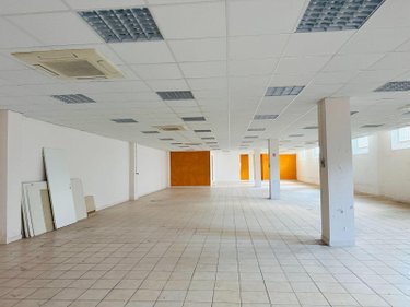 Fonds et murs commerciaux a vendre Marseille 16e Arrondissement 13016 Bouches-du-Rhône 1300 m2  1100000 euros