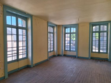 Immeuble a vendre Chailland 53420 Mayenne 350 m2  136500 euros