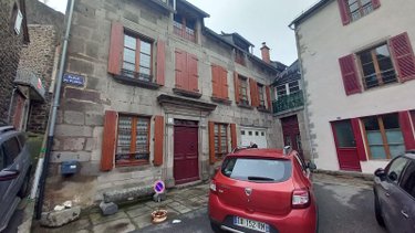 Immeuble a vendre Murat 15300 Cantal 200 m2  279000 euros