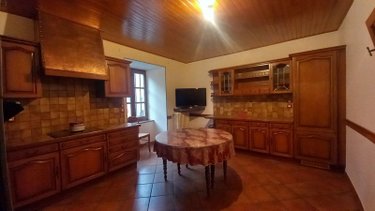 Immeuble a vendre Murat 15300 Cantal 200 m2  279000 euros