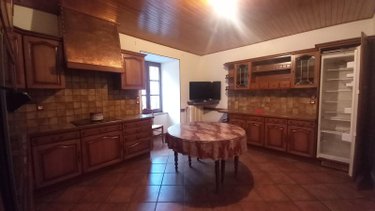 Immeuble a vendre Murat 15300 Cantal 200 m2  279000 euros