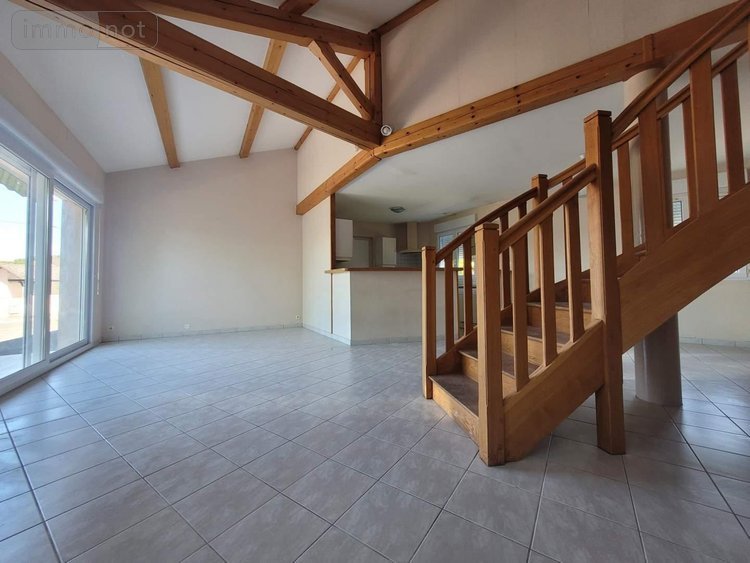 Location maison Bâgé-le-Châtel 01380 Ain 84 m2 4 pièces 850 euros