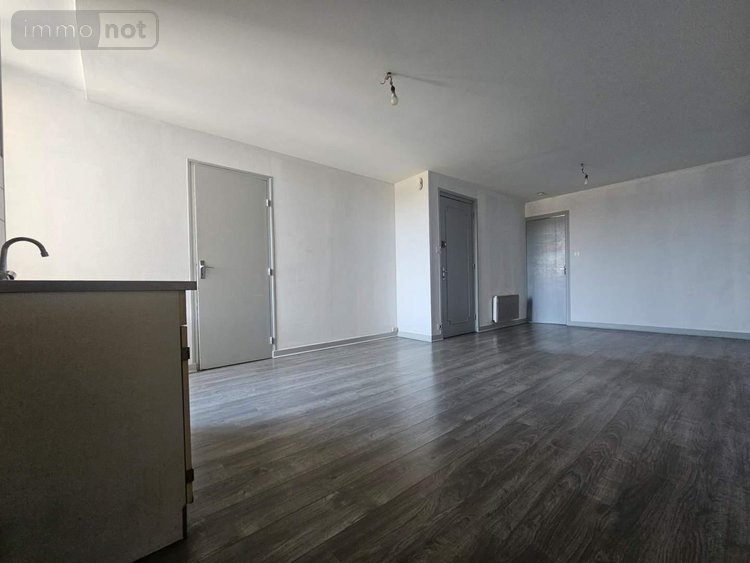 Location appartement Bâgé-le-Châtel 01380 Ain 52 m2 3 pièces 460 euros