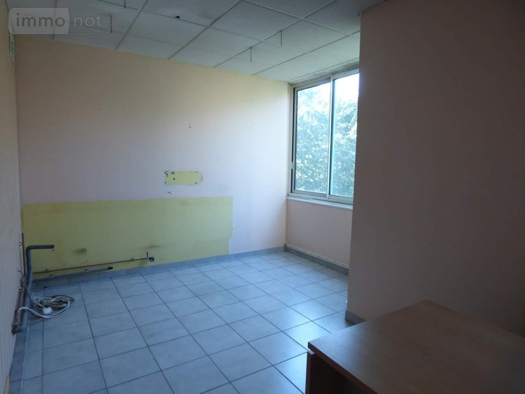 Fonds et murs commerciaux a vendre Gap 05000 Hautes-Alpes 72 m2  158000 euros