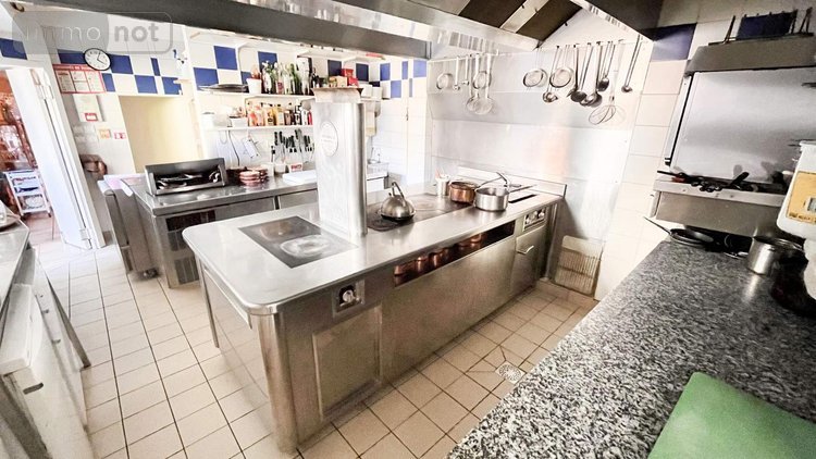 Fonds et murs commerciaux a vendre Gap 05000 Hautes-Alpes 108 m2  702000 euros