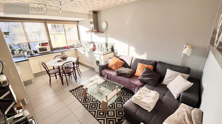 Fonds et murs commerciaux a vendre Gap 05000 Hautes-Alpes 108 m2  702000 euros