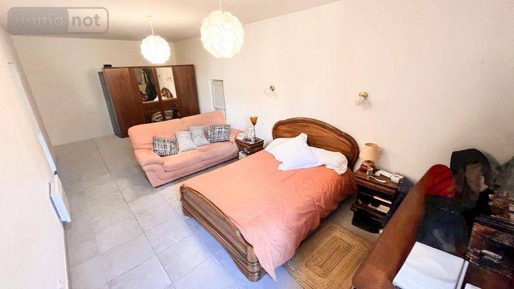 Fonds et murs commerciaux a vendre Gap 05000 Hautes-Alpes 108 m2  702000 euros