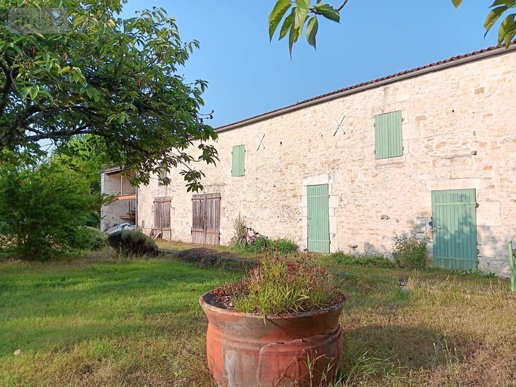 Maison a vendre Saint-Hilaire-de-Villefranche 17770 Charente-Maritime 500 m2 22 pièces 415000 euros