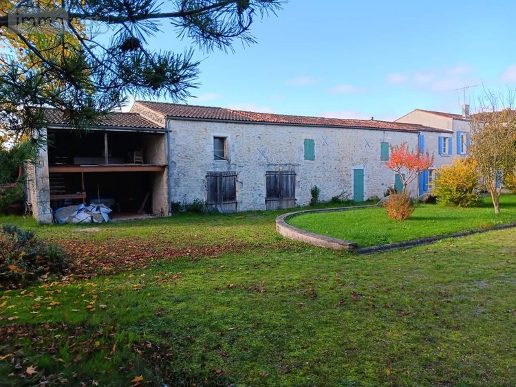 Maison a vendre Saint-Hilaire-de-Villefranche 17770 Charente-Maritime 500 m2 22 pièces 415000 euros