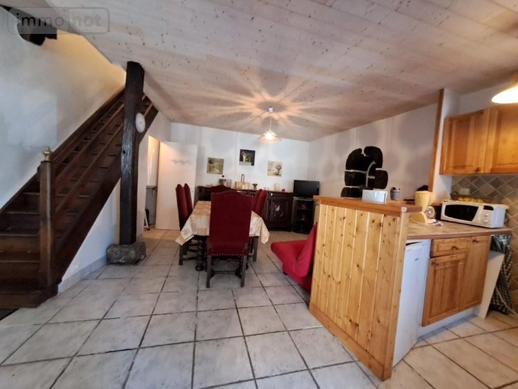 Immeuble a vendre Pierrefort 15230 Cantal 108 m2  66000 euros