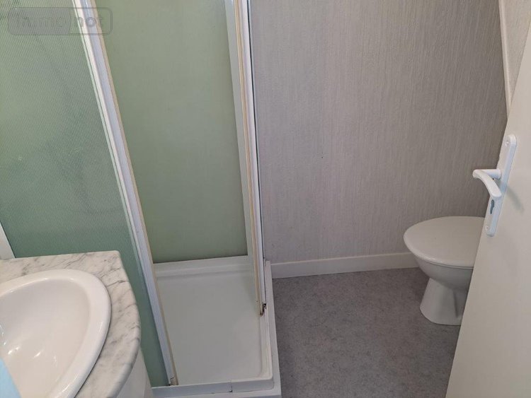 Immeuble a vendre Pierrefort 15230 Cantal 108 m2  66000 euros