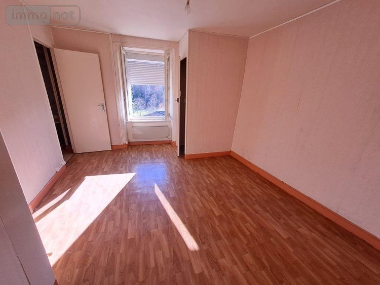 Immeuble a vendre Saint-Georges 15100 Cantal 161 m2  59360 euros