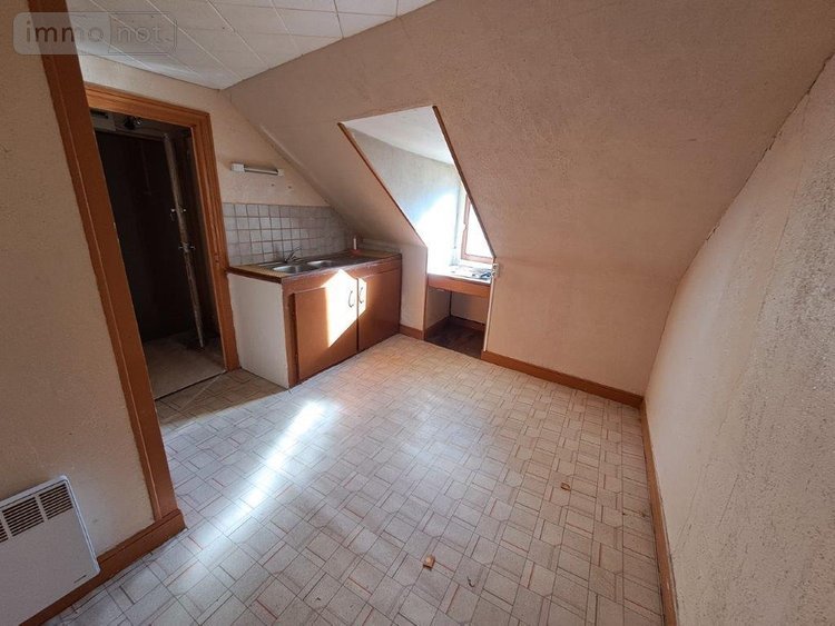 Immeuble a vendre Saint-Georges 15100 Cantal 161 m2  59360 euros