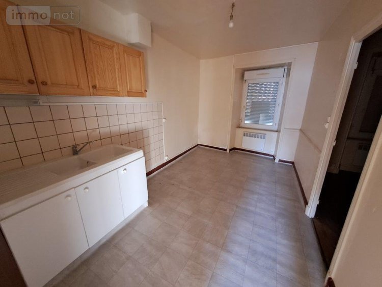 Immeuble a vendre Saint-Georges 15100 Cantal 161 m2  59360 euros