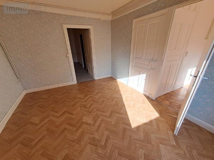 Immeuble a vendre Saint-Georges 15100 Cantal 161 m2  59360 euros