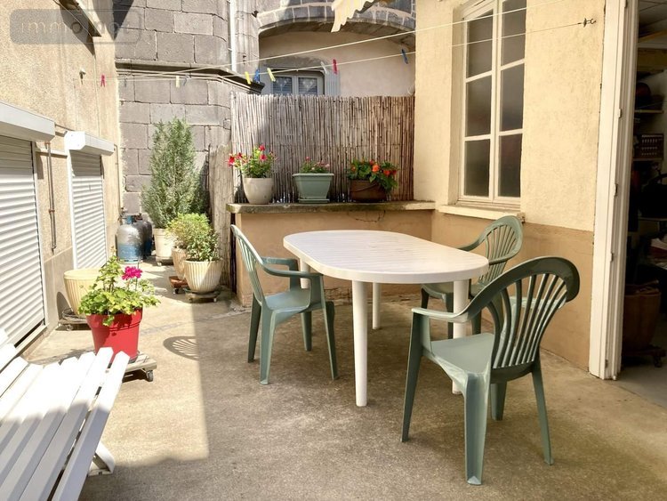 Immeuble a vendre Saint-Flour 15100 Cantal 373 m2  477000 euros