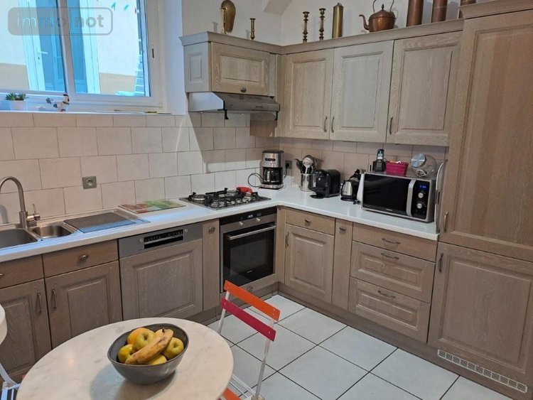 Immeuble a vendre Saint-Flour 15100 Cantal 373 m2  477000 euros