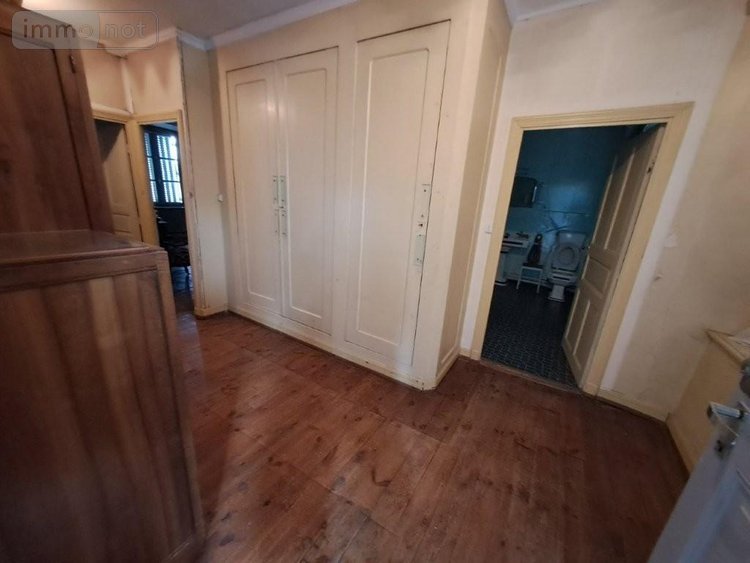 Immeuble a vendre Saint-Flour 15100 Cantal 261 m2  147340 euros