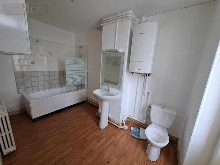 Immeuble a vendre Saint-Flour 15100 Cantal 261 m2  147340 euros