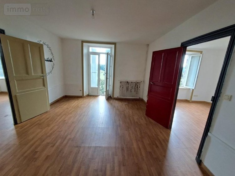 Immeuble a vendre Saint-Flour 15100 Cantal 261 m2  147340 euros