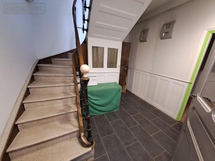 Immeuble a vendre Saint-Flour 15100 Cantal 261 m2  147340 euros