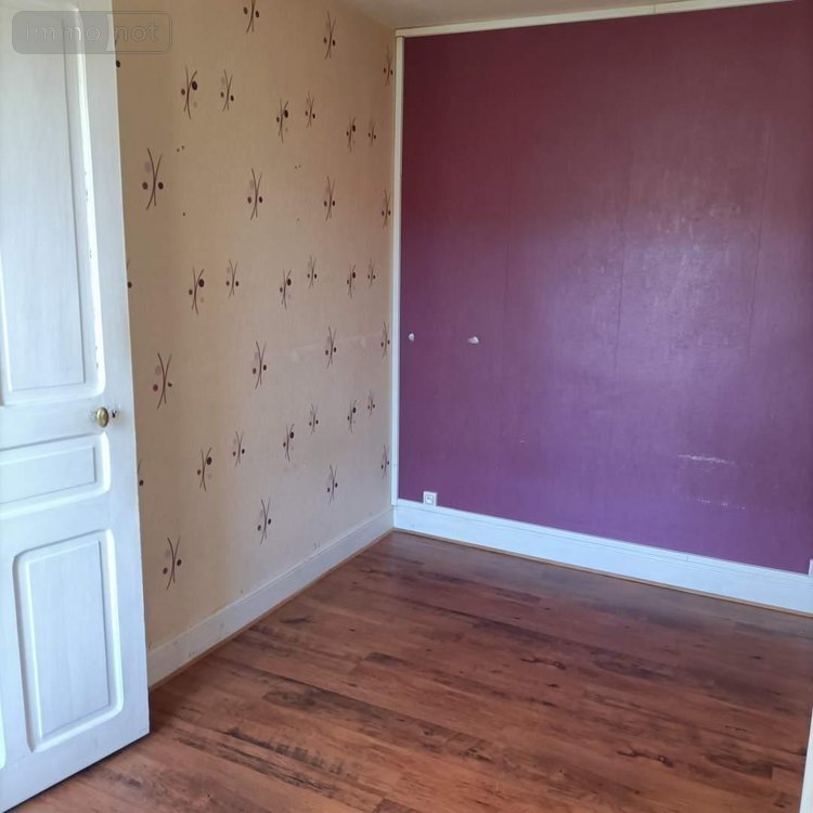 Immeuble a vendre Condat 15190 Cantal 173 m2  59900 euros