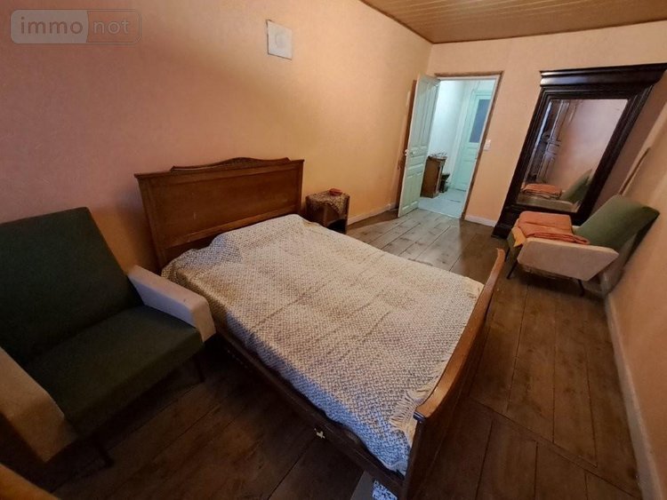 Fonds et murs commerciaux a vendre Saint-Flour 15100 Cantal 224 m2  100700 euros