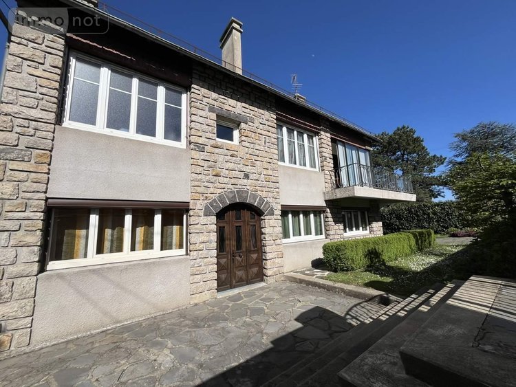 Maison a vendre Saint-Flour 15100 Cantal 189 m2 8 pièces 292800 euros