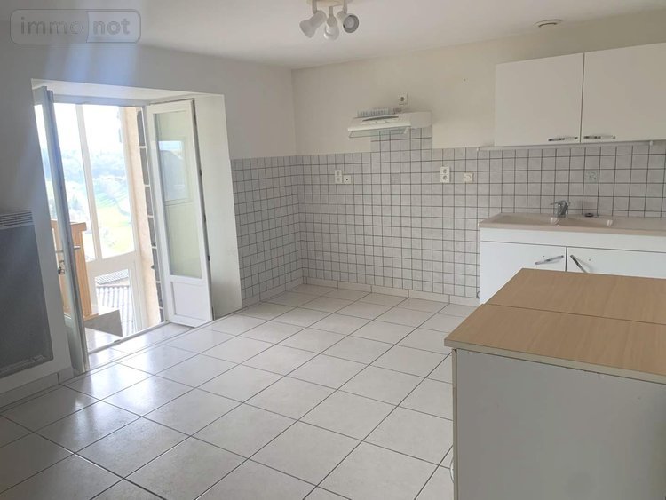 Fonds et murs commerciaux a vendre Saint-Flour 15100 Cantal 190 m2  371000 euros