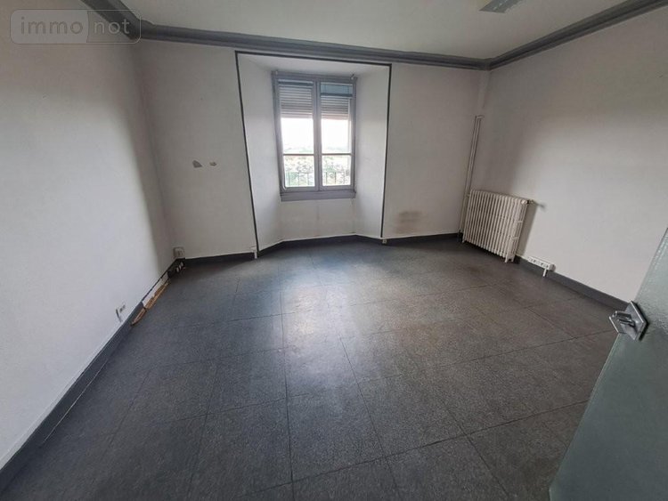 Immeuble a vendre Saint-Flour 15100 Cantal 443 m2  68900 euros