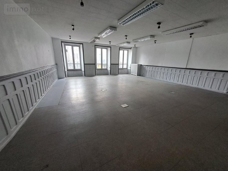 Immeuble a vendre Saint-Flour 15100 Cantal 443 m2  68900 euros