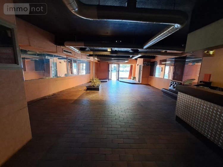 Location fonds et murs commerciaux Saint-Flour 15100 Cantal 124 m2  1000 euros