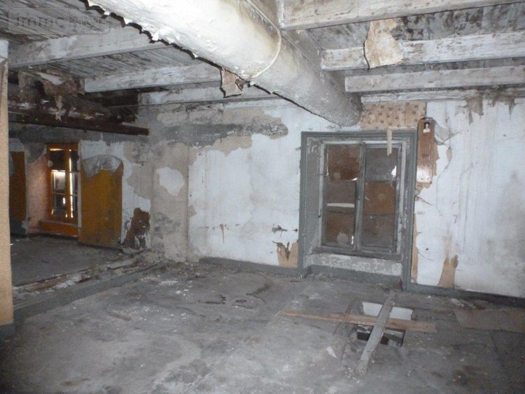 Immeuble a vendre Saint-Flour 15100 Cantal 300 m2  74200 euros